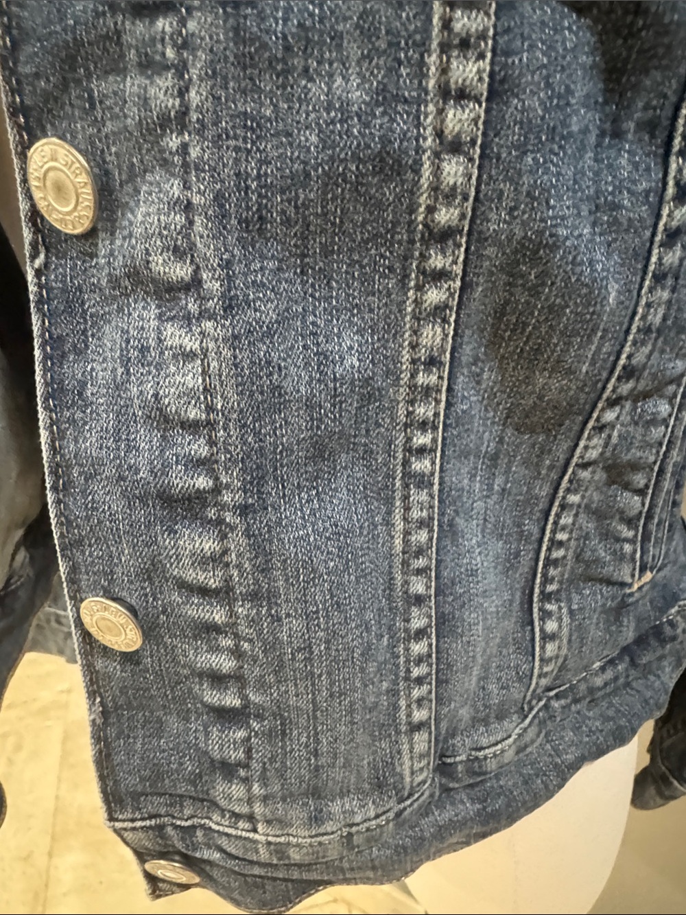 Levi's Women's Mid Blue Denim Jacket - Picture 4 of 9